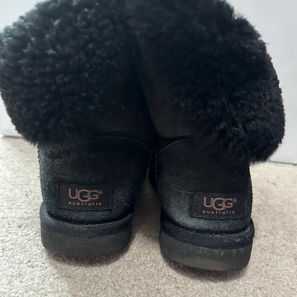 Ugg Bailey Button Authentic Size 7 - image 8